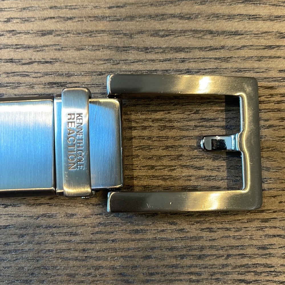 Kenneth Cole Reaction Mens Reversible Belt. Size 40